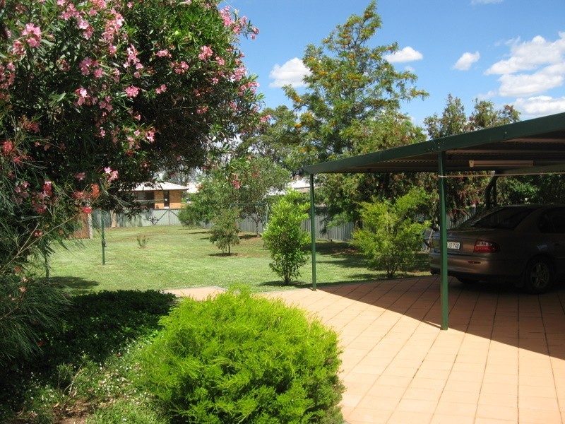 11a Close Street, Parkes NSW 2870