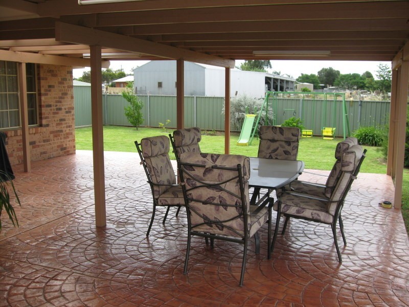 22 Arana Place, Parkes NSW 2870