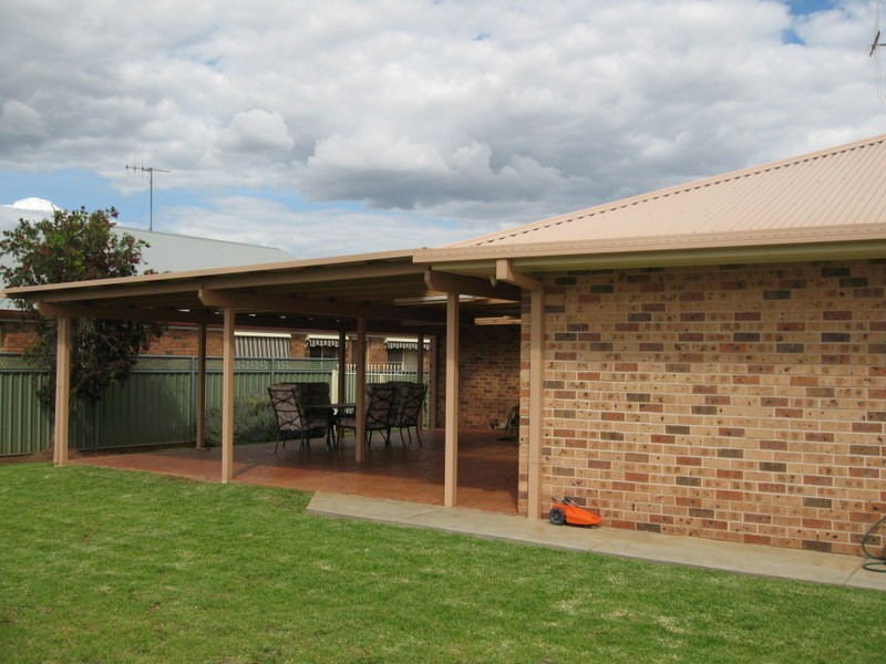 22 Arana Place, Parkes NSW 2870