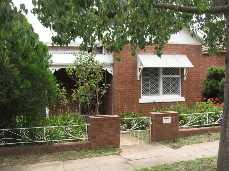 32 Currajong Street, Parkes NSW 2870