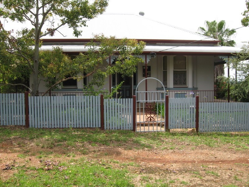 15 Albert Street, Parkes NSW 2870