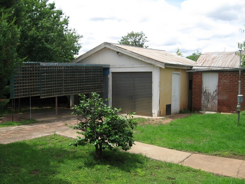 15 Albert Street, Parkes NSW 2870