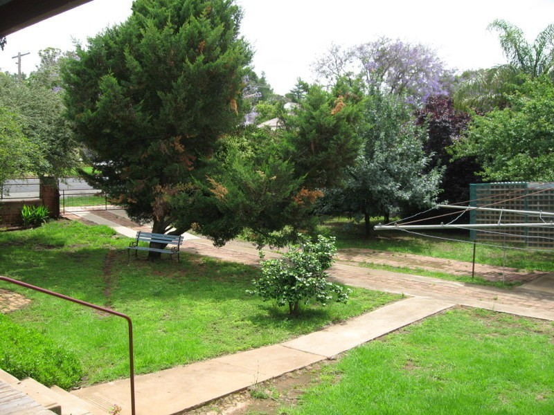 15 Albert Street, Parkes NSW 2870