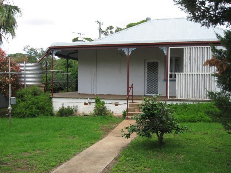 15 Albert Street, Parkes NSW 2870