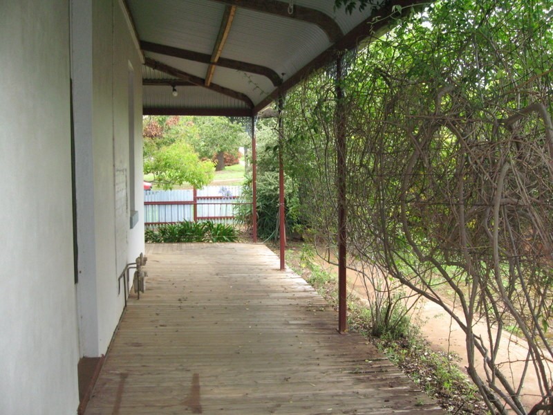 15 Albert Street, Parkes NSW 2870