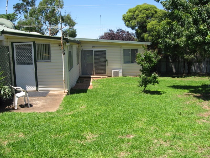38 Russell Street, Parkes NSW 2870