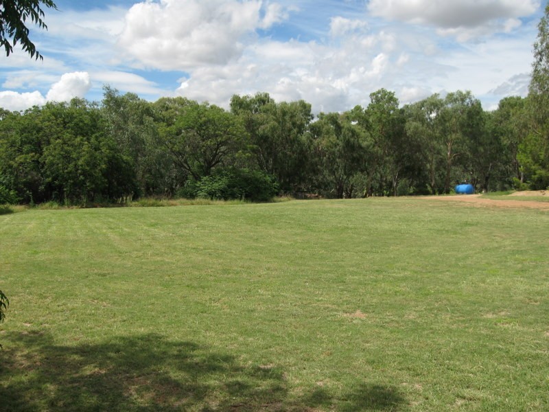 18 Billabong Crescent, Parkes NSW 2870