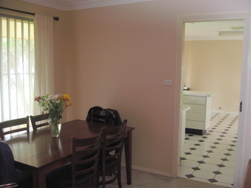 8 Golden Bar Drive, Parkes NSW 2870