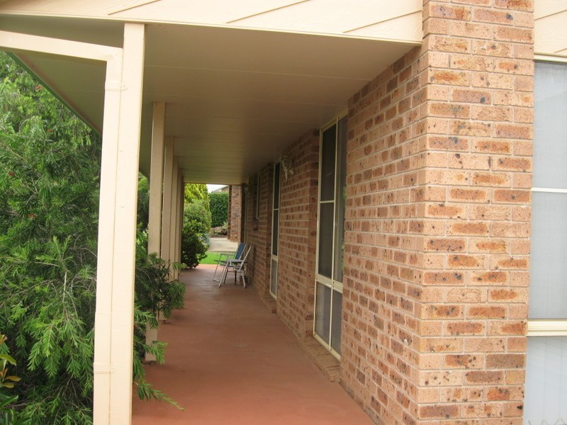 8 Golden Bar Drive, Parkes NSW 2870