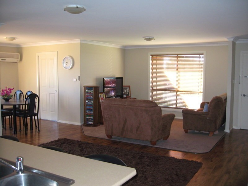 30 Blaxland Street, Parkes NSW 2870