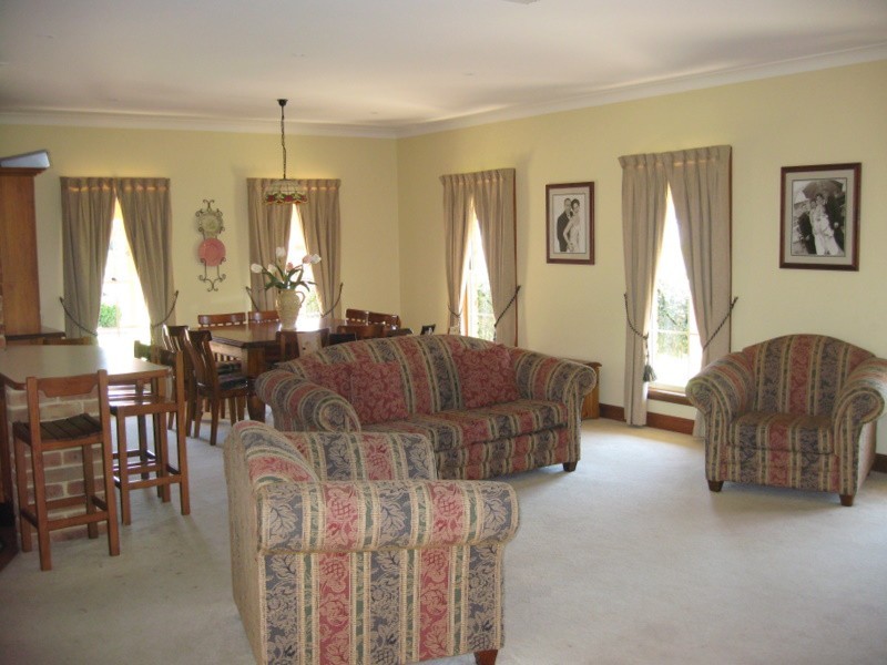 1 Barton Street, Parkes NSW 2870