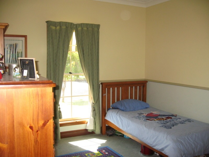 1 Barton Street, Parkes NSW 2870