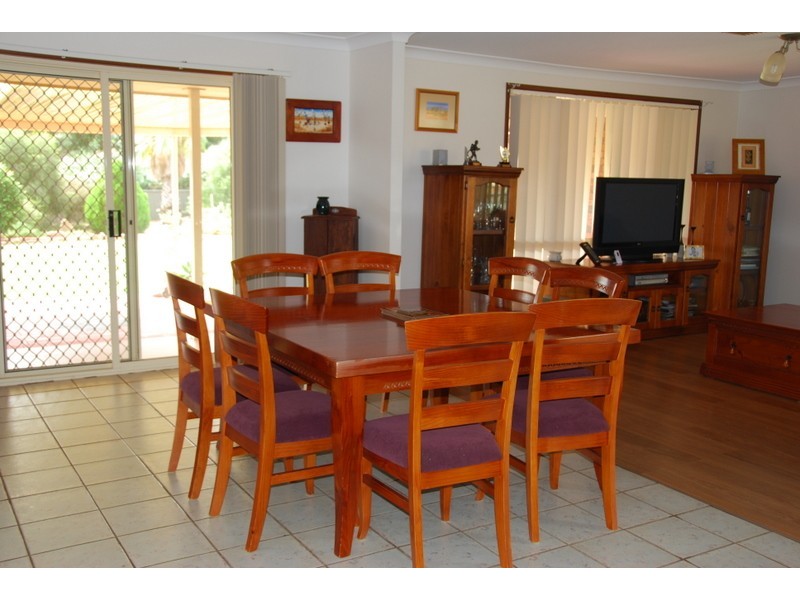 6 Mimosa Avenue, Parkes NSW 2870