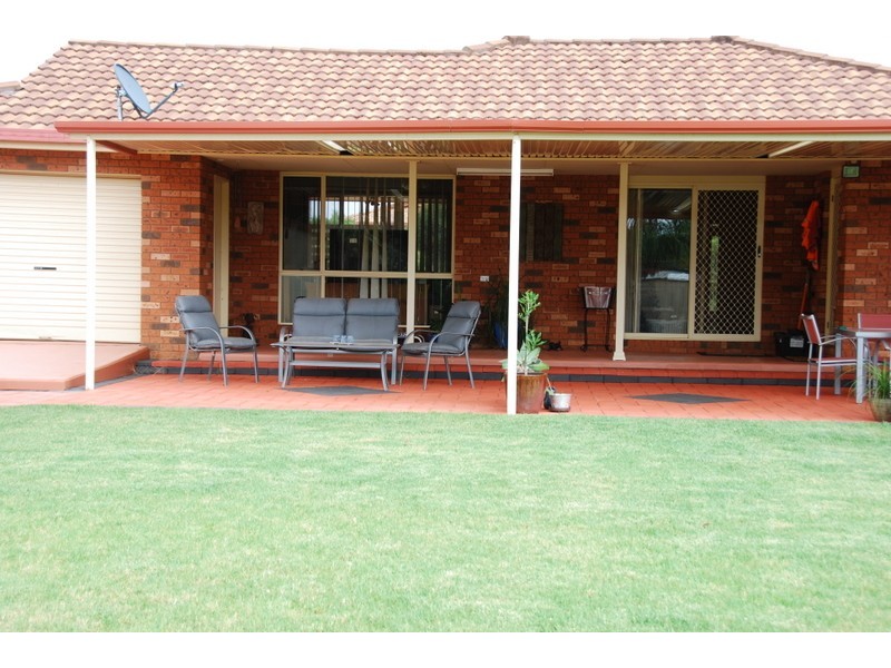 6 Mimosa Avenue, Parkes NSW 2870