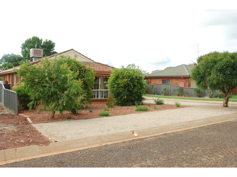 6 Mimosa Avenue, Parkes NSW 2870