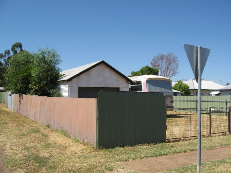 19  Mingelo Street, Peak Hill NSW 2869