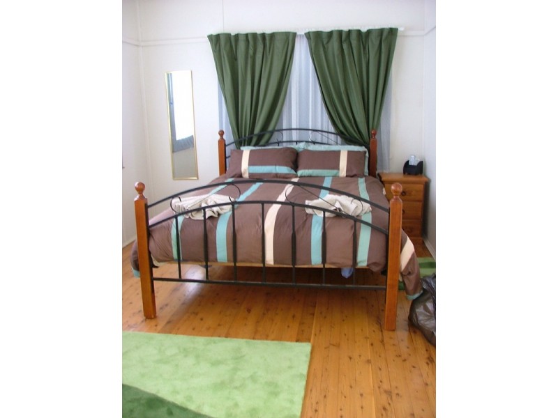 19  Mingelo Street, Peak Hill NSW 2869