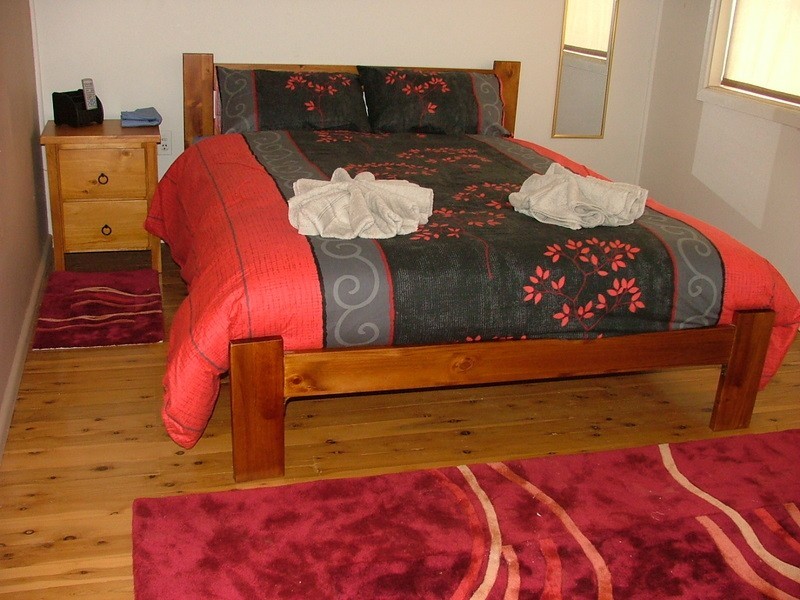 19  Mingelo Street, Peak Hill NSW 2869