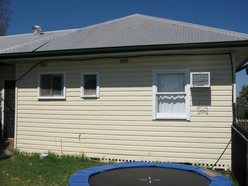 63 Boori Street, Peak Hill NSW 2869