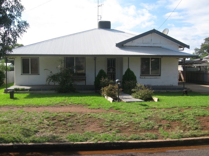 15 Lynch Street, Parkes NSW 2870