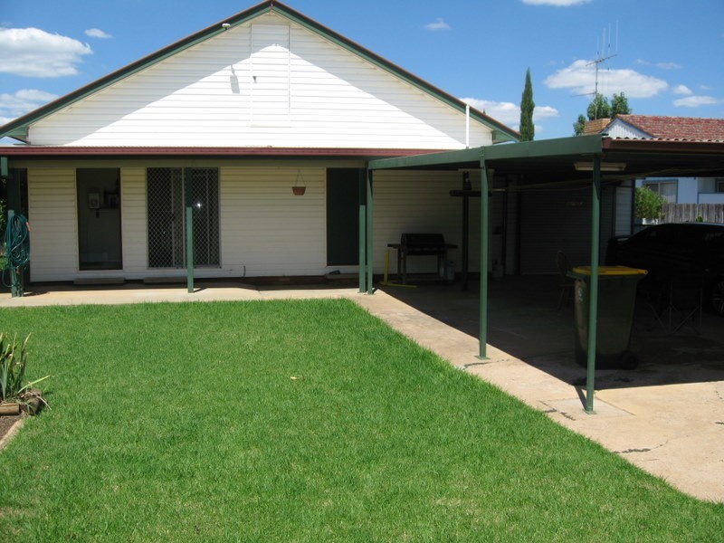 24 Junction Street, Parkes NSW 2870