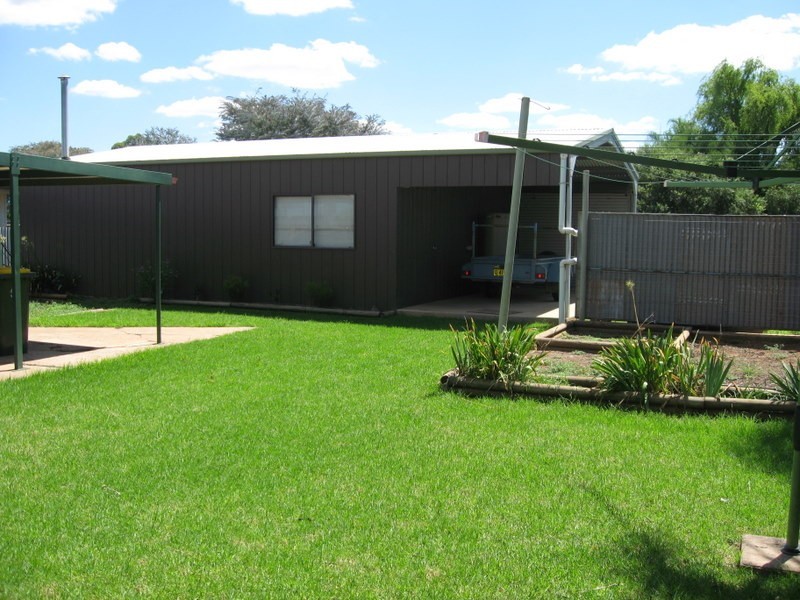 24 Junction Street, Parkes NSW 2870