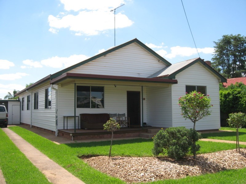 24 Junction Street, Parkes NSW 2870