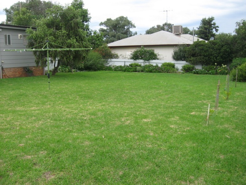10 Alexandra Street, Parkes NSW 2870
