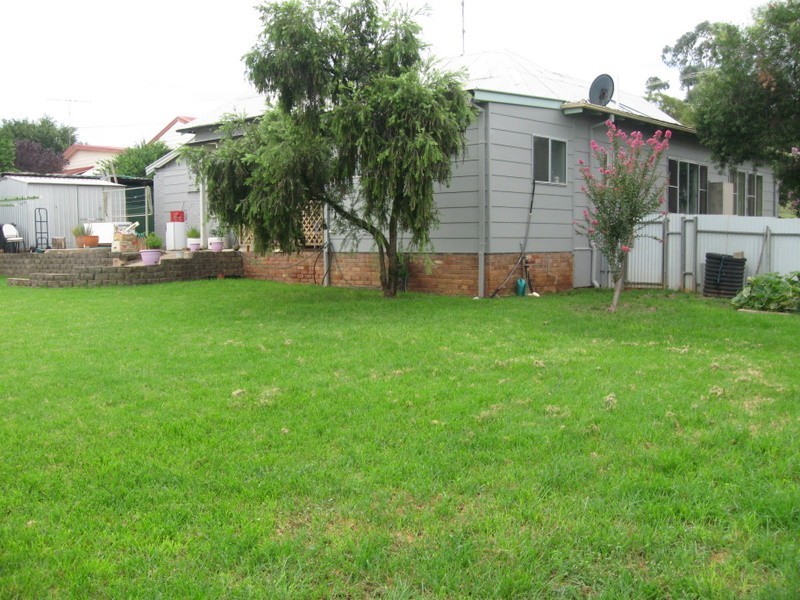 10 Alexandra Street, Parkes NSW 2870