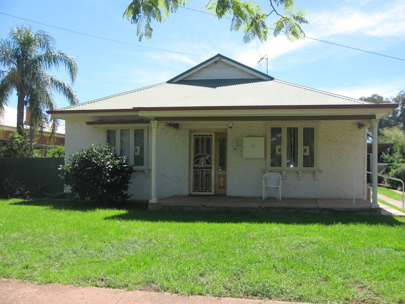 38 Close Street, Parkes NSW 2870