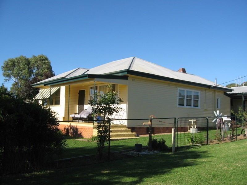 313 Lake Endeavour Road, Parkes NSW 2870