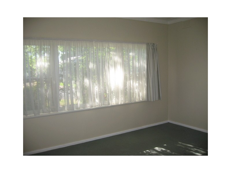 4 Waratah Street, Parkes NSW 2870