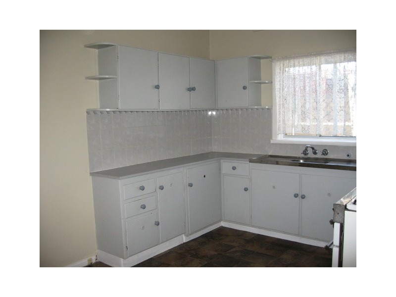 4 Waratah Street, Parkes NSW 2870