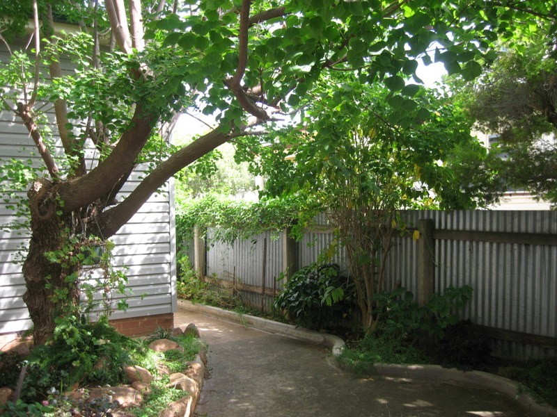 8 Carrington Street, Parkes NSW 2870