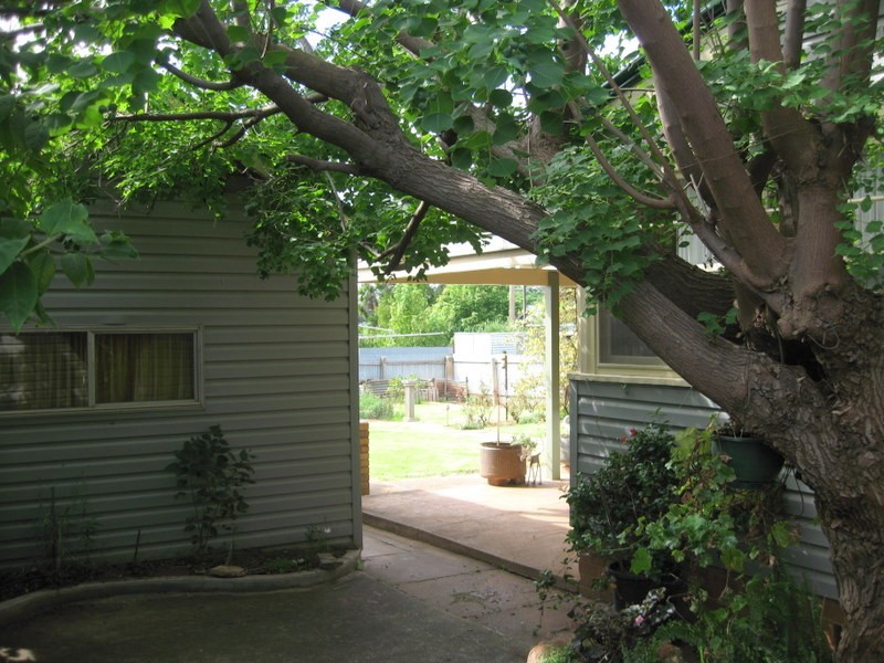 8 Carrington Street, Parkes NSW 2870