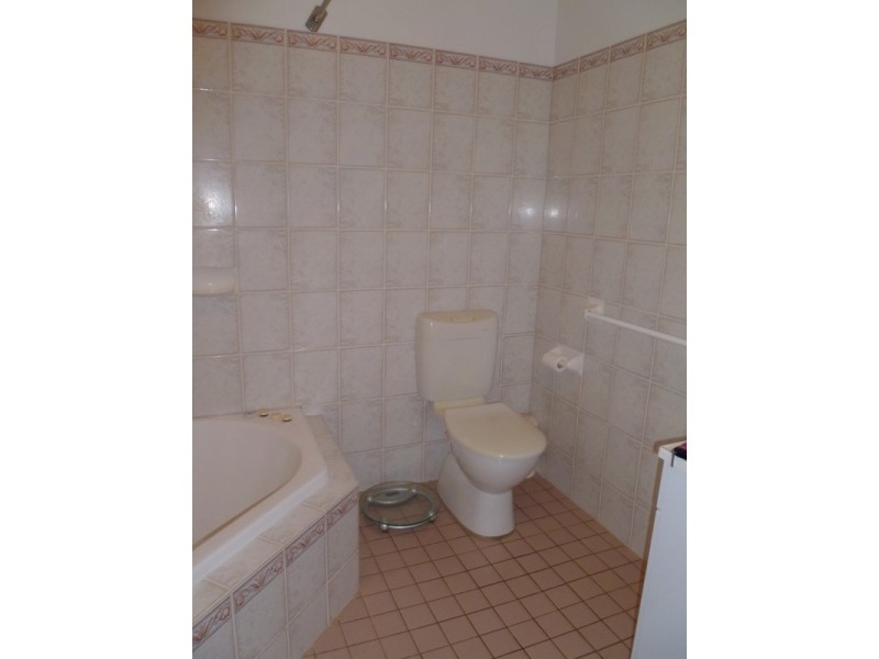 24 Waratah Street, Parkes NSW 2870