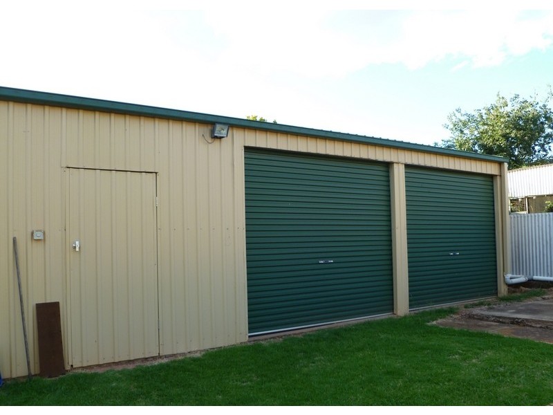 24 Waratah Street, Parkes NSW 2870