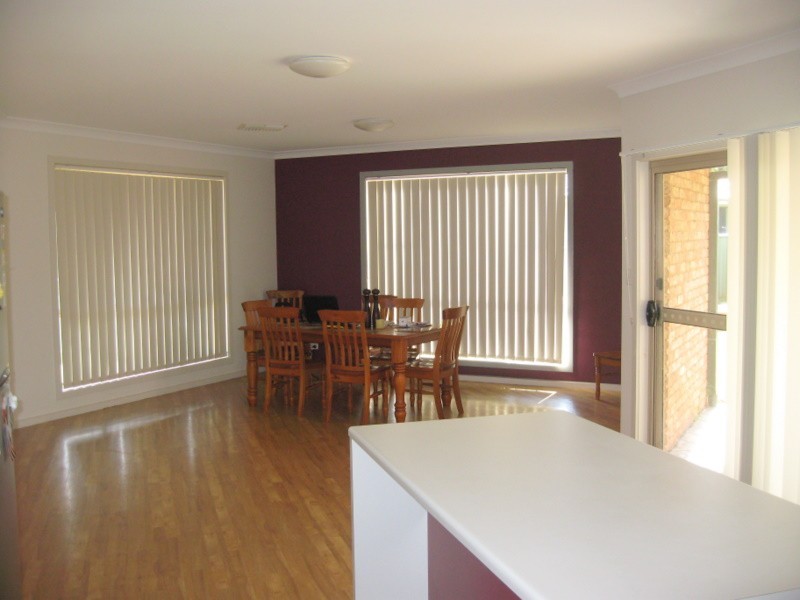 4 Clancy Place, Parkes NSW 2870