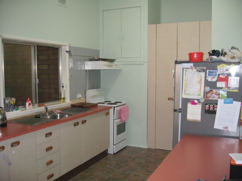 2 Evans Place, Parkes NSW 2870