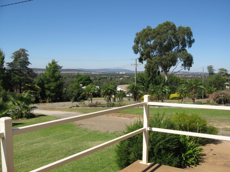 2 Evans Place, Parkes NSW 2870