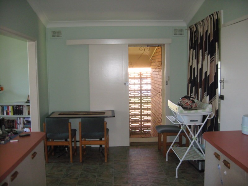 2 Evans Place, Parkes NSW 2870