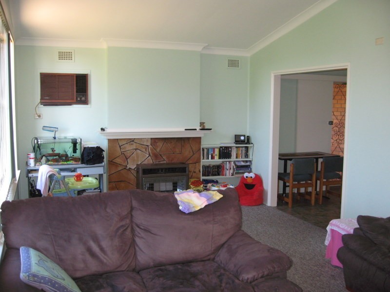 2 Evans Place, Parkes NSW 2870