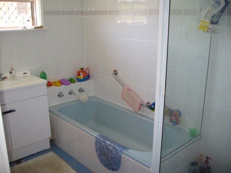 2 Evans Place, Parkes NSW 2870