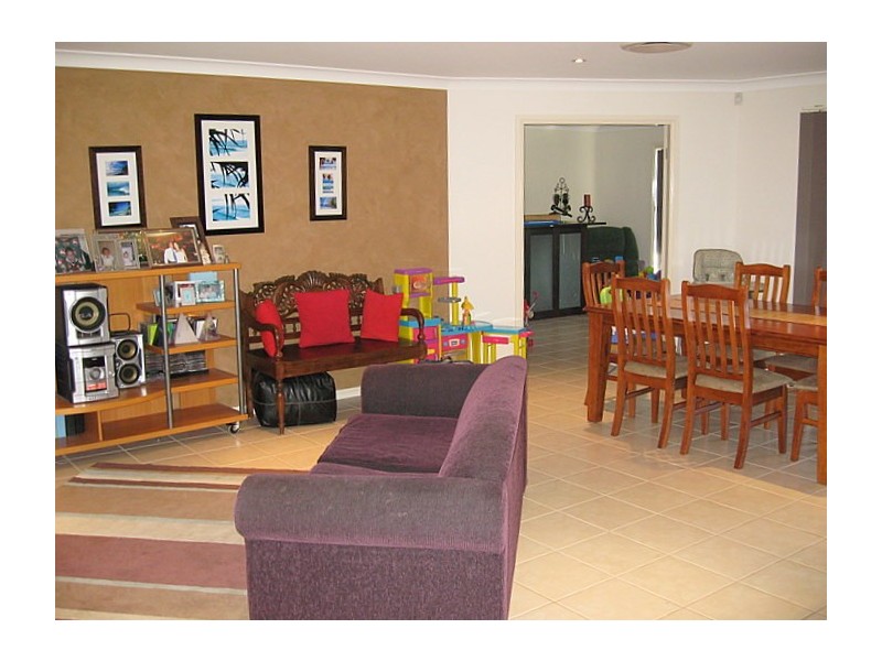 39 Glenburnie Close, Parkes NSW 2870