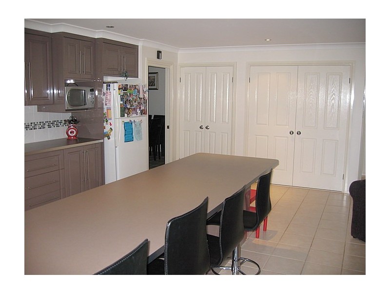 39 Glenburnie Close, Parkes NSW 2870