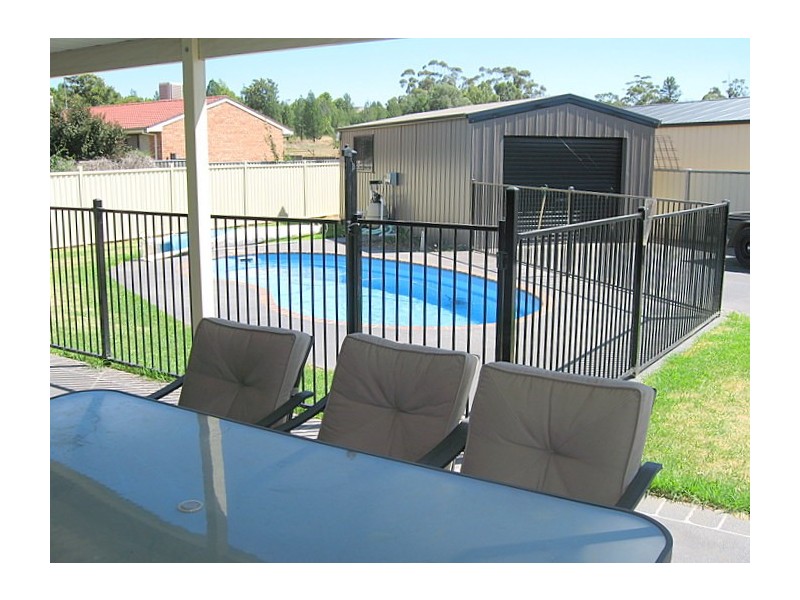 39 Glenburnie Close, Parkes NSW 2870