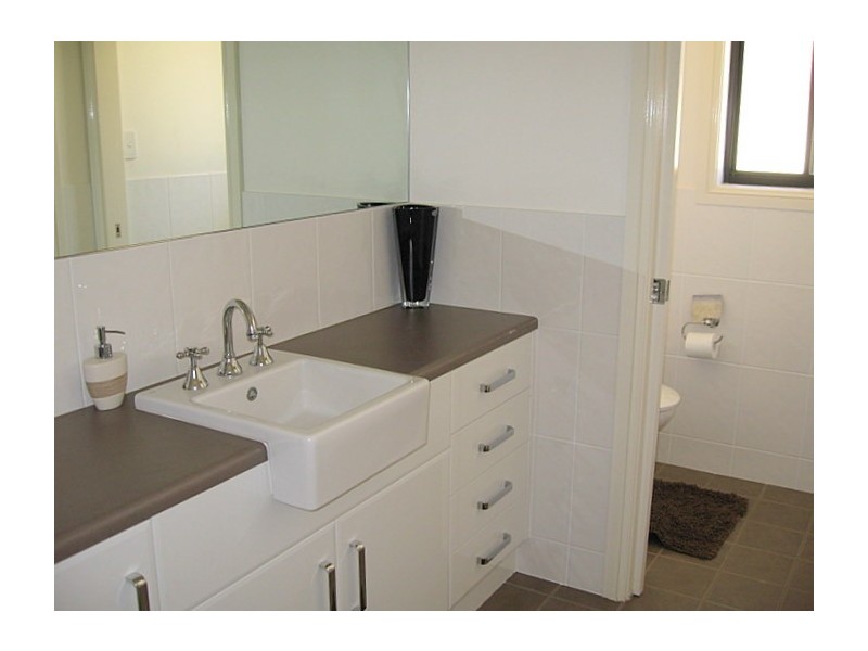 39 Glenburnie Close, Parkes NSW 2870