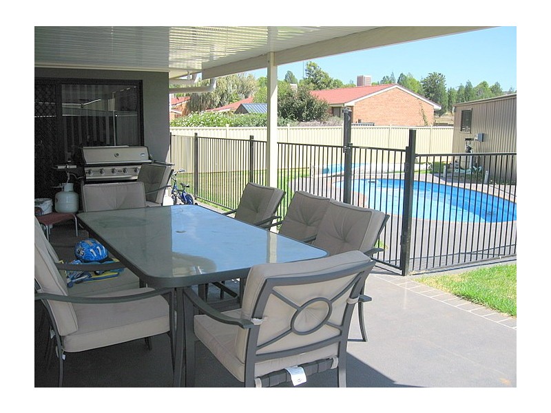 39 Glenburnie Close, Parkes NSW 2870