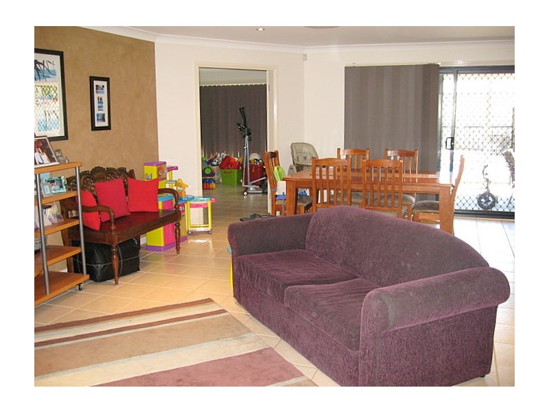 39 Glenburnie Close, Parkes NSW 2870