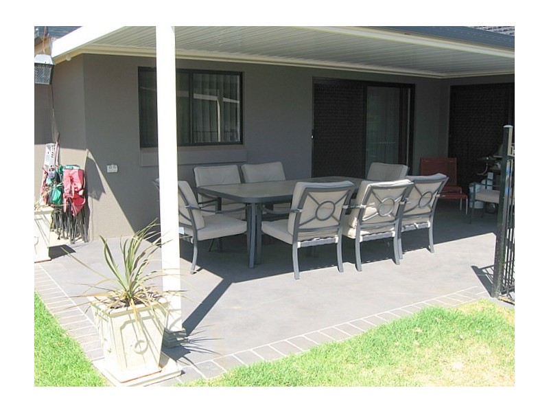 39 Glenburnie Close, Parkes NSW 2870